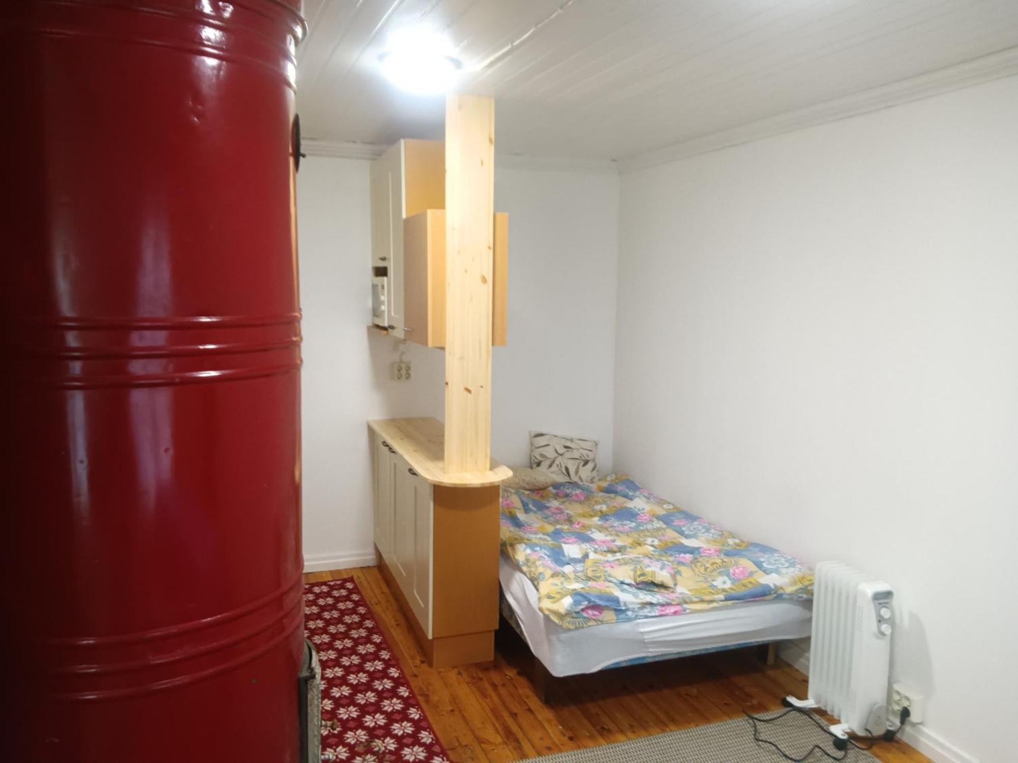 Pieni Asunto 25m2 Vanhassa Puukerrostalossa Min 2 Yoetae * Tampere